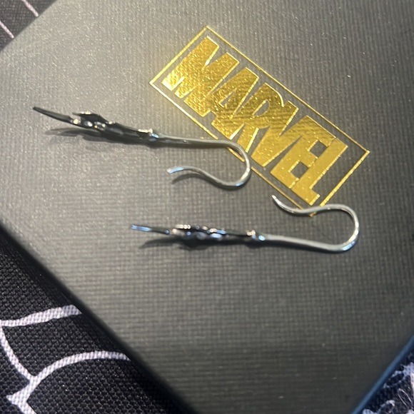 Loki scepter earrings - Picture 9 of 13